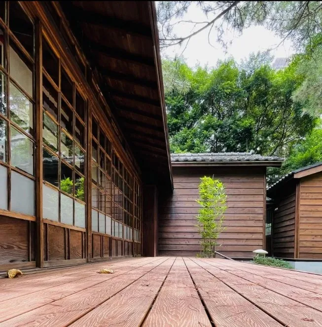 3D Embossed WPC Decking Application Scenarios 4 3D Embossed WPC Decking Application Scenarios 4